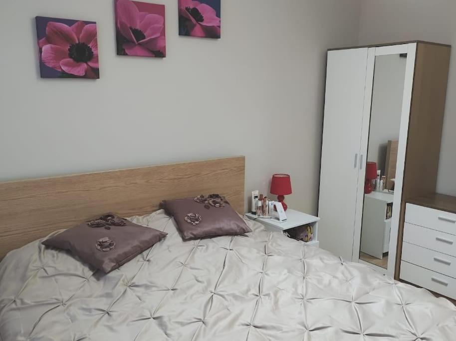 2 Bed Flat Near Station With Parking&Comgarden Διαμέρισμα Σάτον Εξωτερικό φωτογραφία